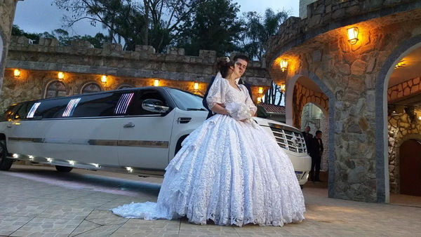 Noivis e nossa Limousine encantadora